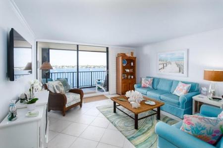 132 Lakeshore 617 Drive E