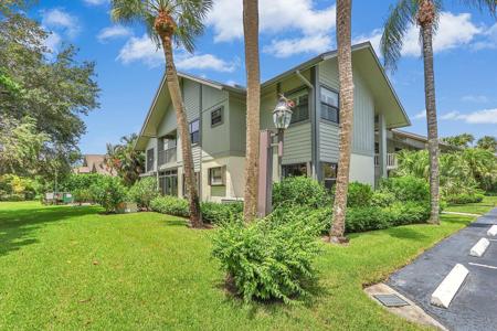 6276 SE Charleston Place