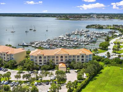 34 Harbour Isle Drive W