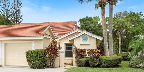 3638 SW Whispering Sound Drive