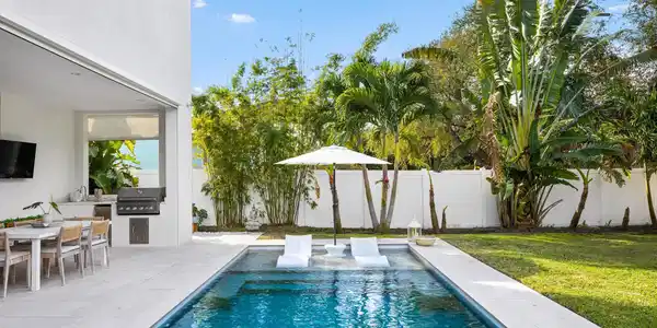 Image 4: Pool 1
