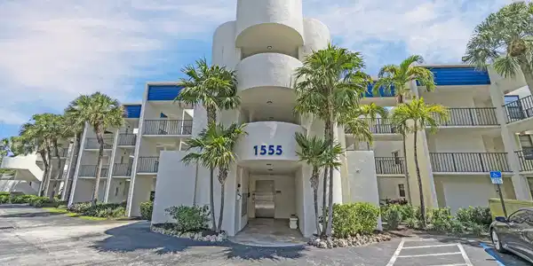 1555 S Federal Highway