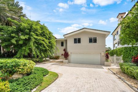 1906 Bay Drive