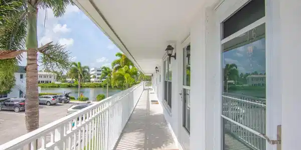 2800 Indian River Boulevard