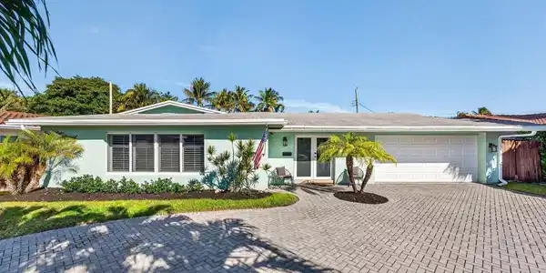 1581 SE 4th Court