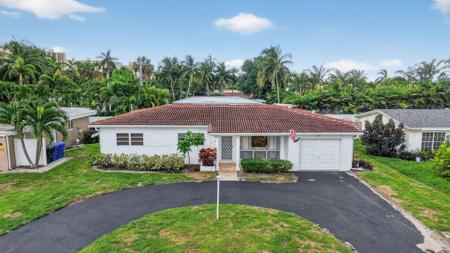 2048 Coco Palm Pl