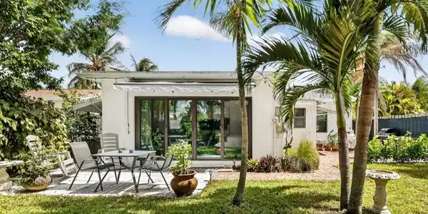 1717 N Ocean Breeze