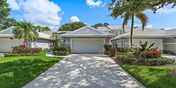 Image 2: 002-2387SWFoxpointWay-PalmCity-SMALL