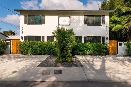 738 NE 17th Avenue