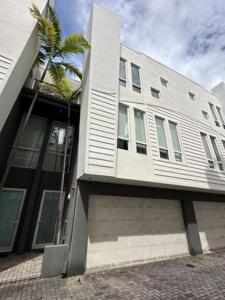 723 SE 16th Court