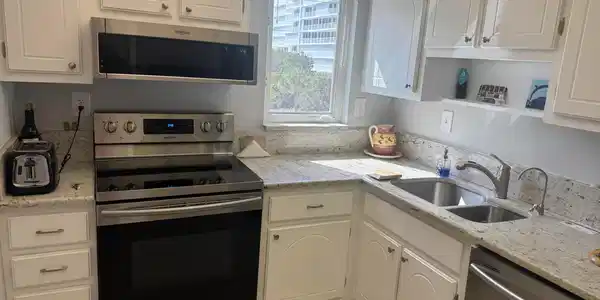 Image 3: Kitchen 2