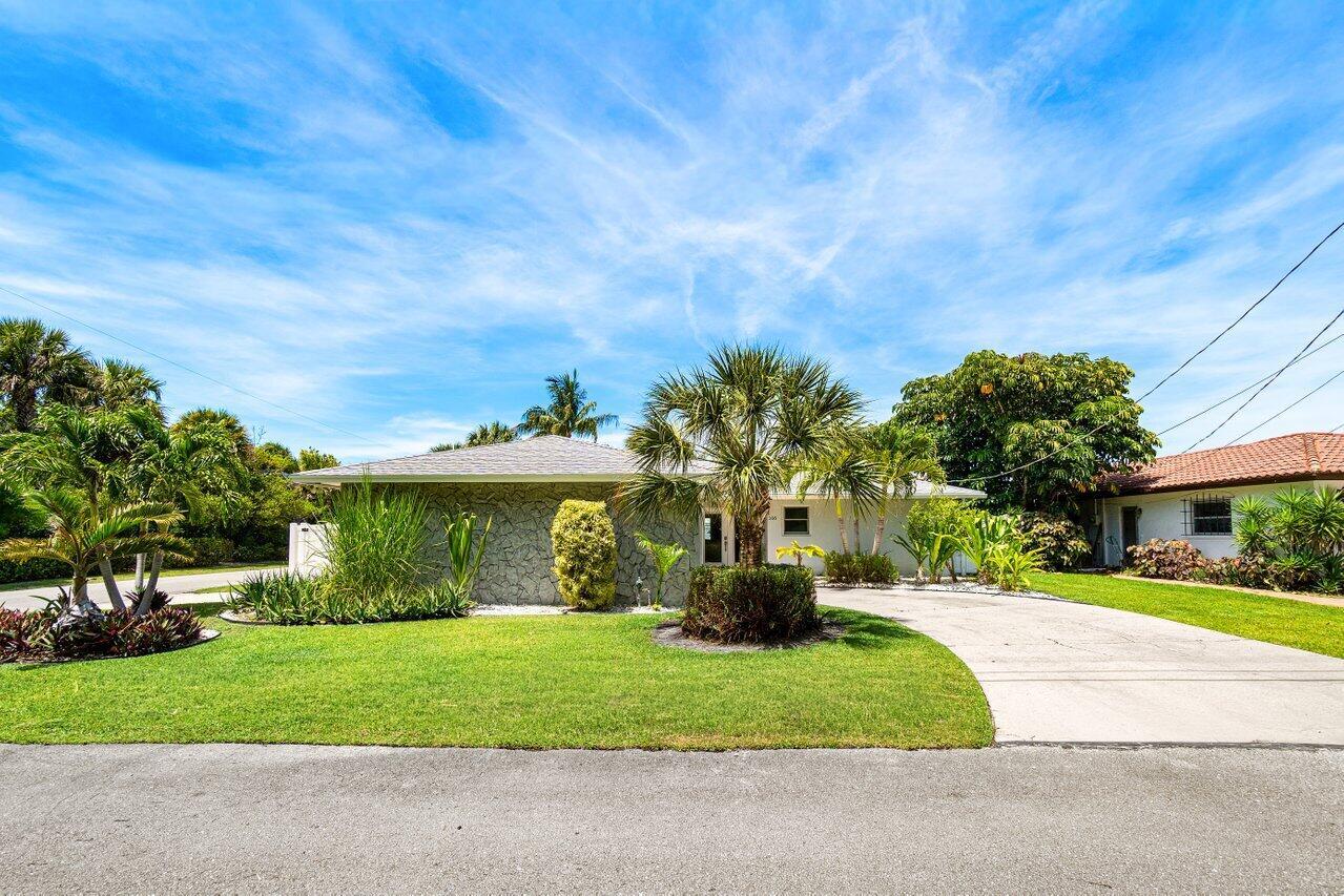 Image 1: 106 Periwinkle Waterfront