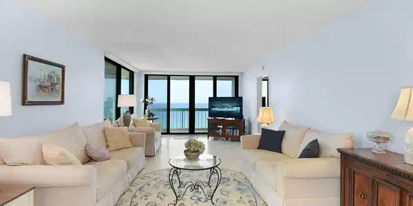 Image 3: Living area 3