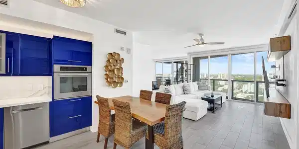 3101 Bayshore