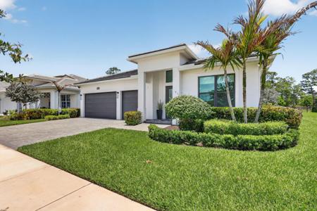 2341 SE Canopy Cove Lane