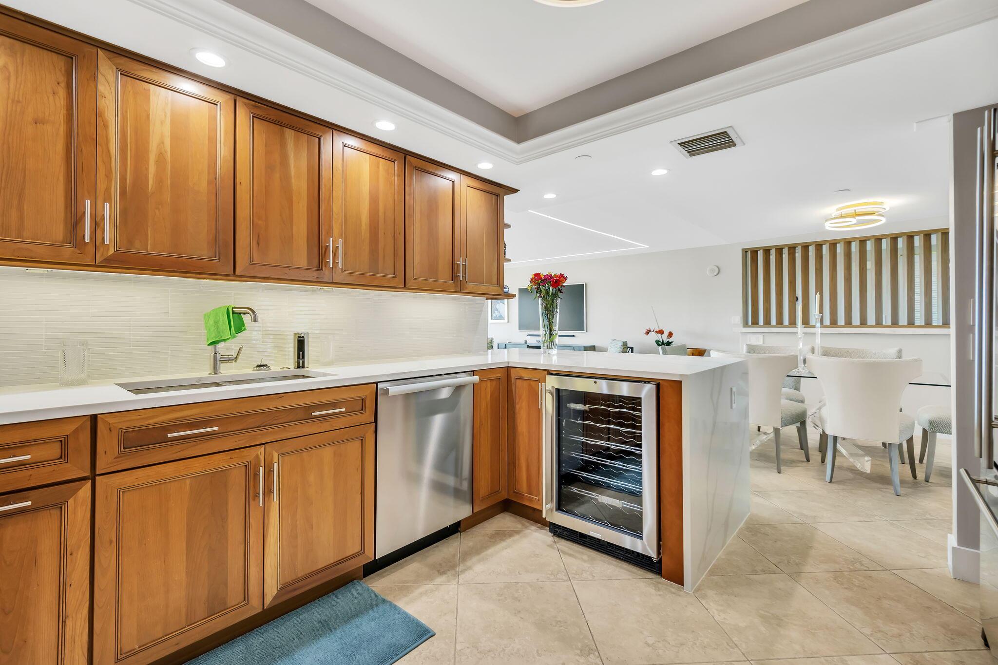 Image 4: Upgraded kitchen