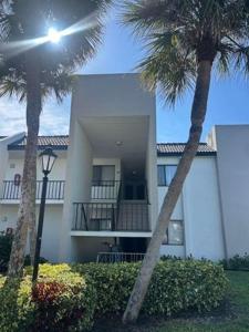1605 S US Highway 1