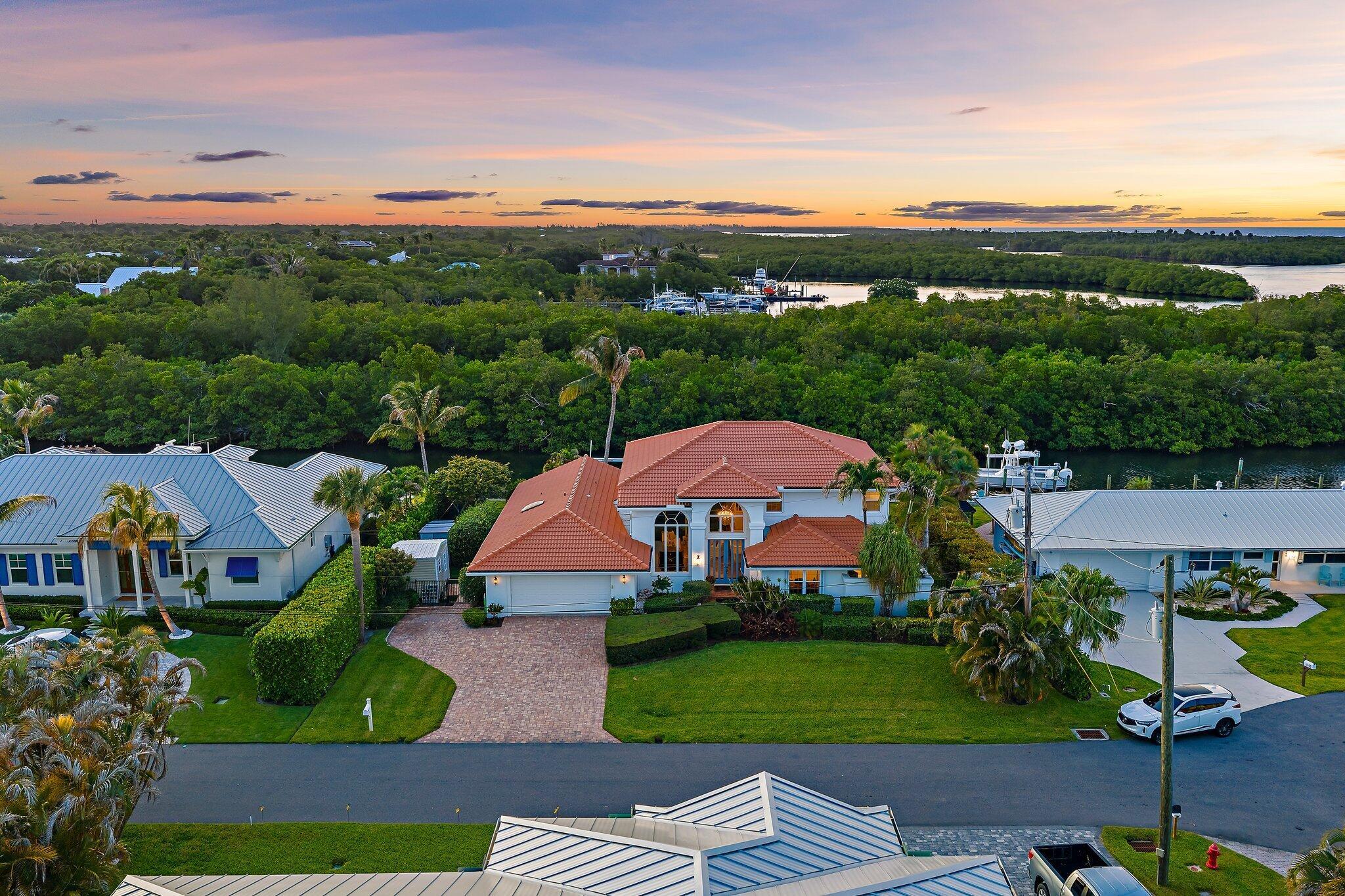 Image 2: 103-8565SEPalmSt-HobeSound-SMALL