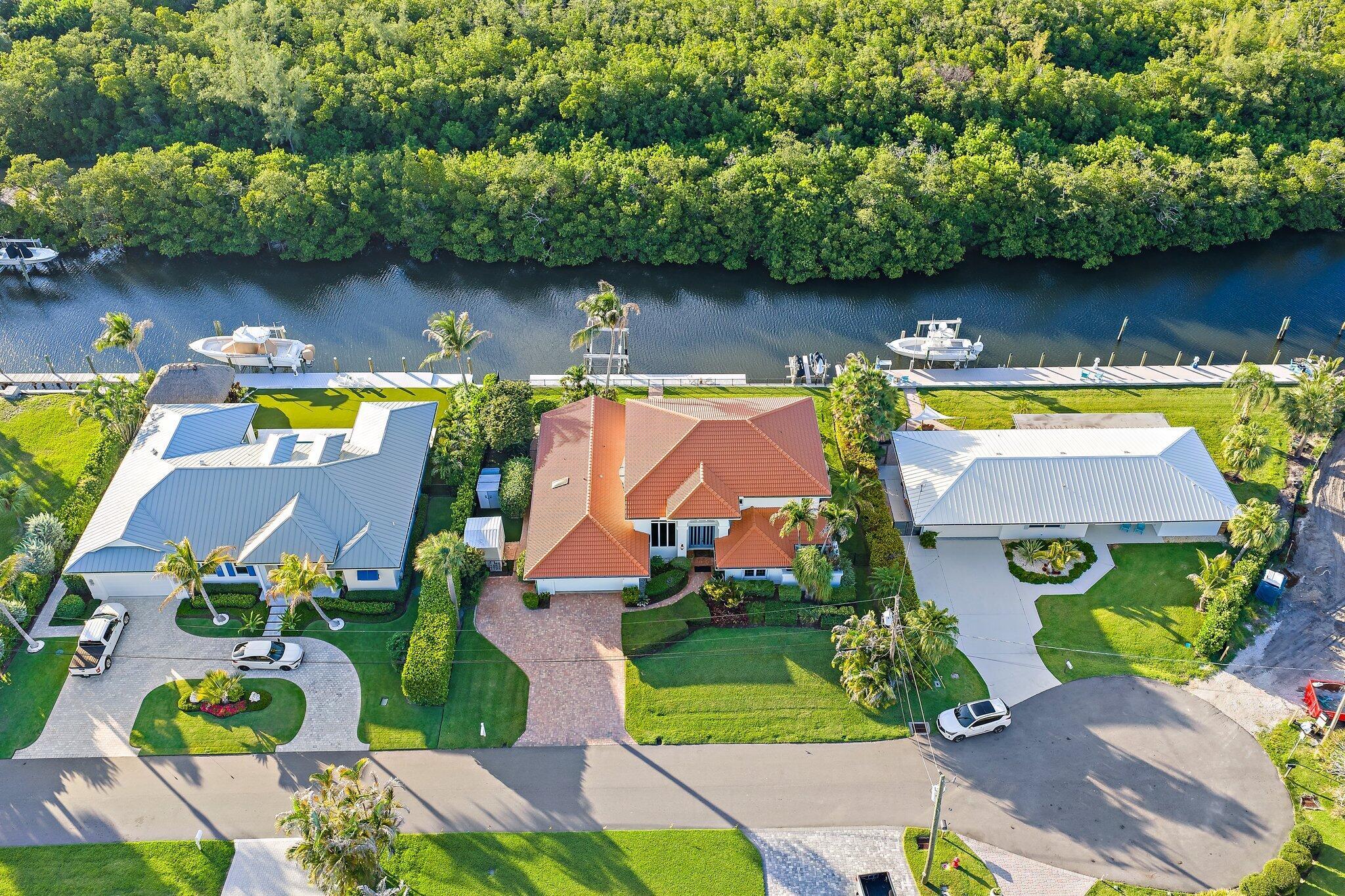 Image 3: 8565 SE Palm Street