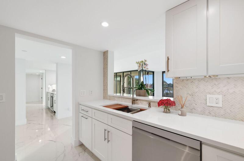 Image 4: Kitchen