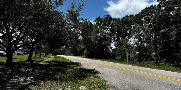 Image 4: Photo 3