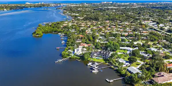 Image 4: 18137 Palm Point Dr-77