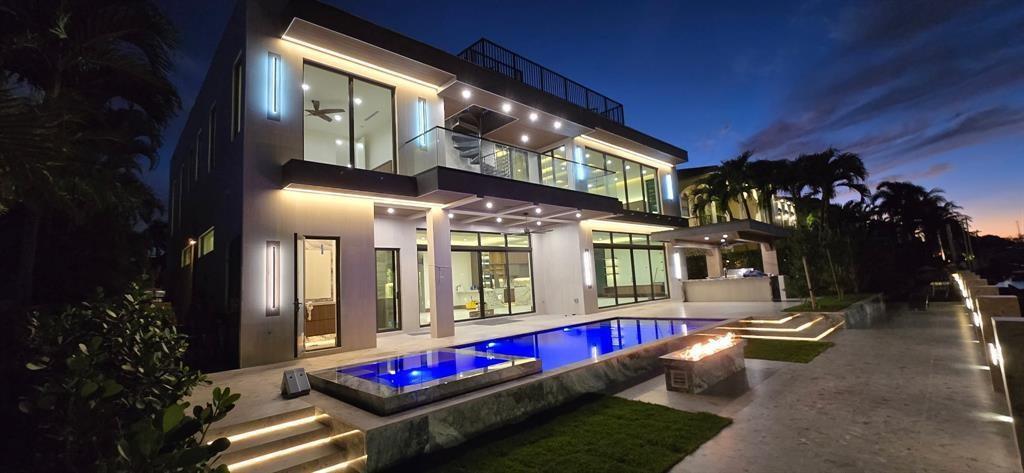 Image 4: POOL DECK 80 FOOT DOCK