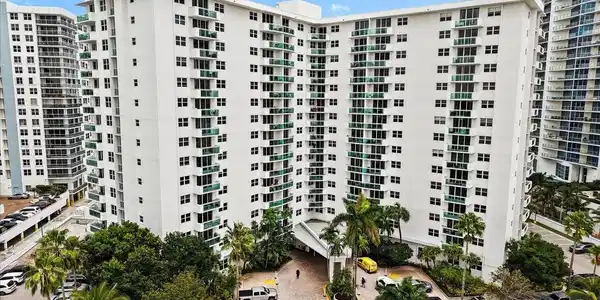 3001 S Ocean Drive