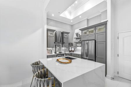 701 S Olive Avenue
