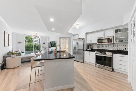 600 S Dixie Highway Highway