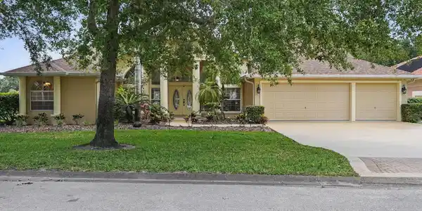47 Old Oak Drive S