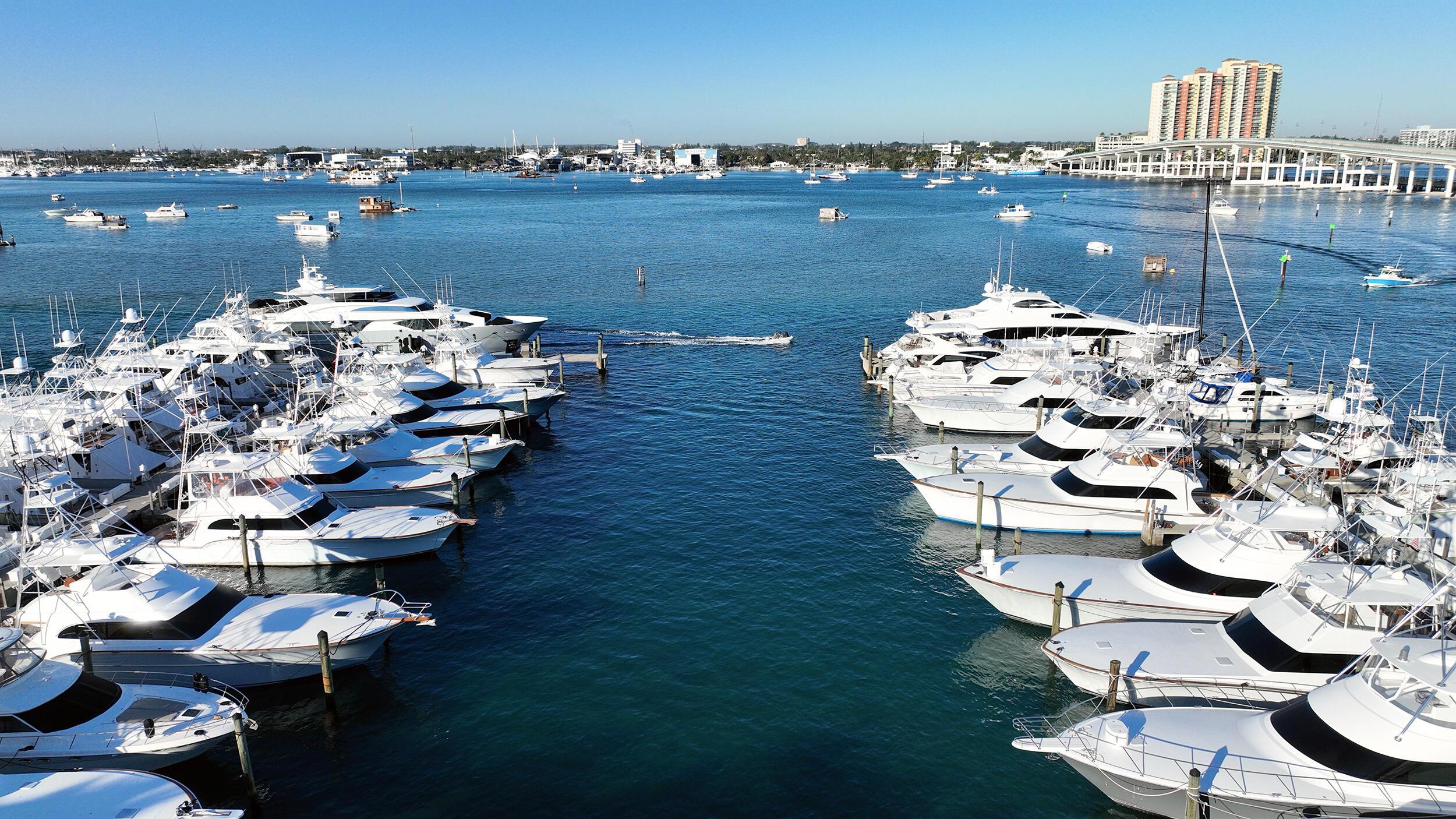 Image 4: Havn_Yacht-Club-Marina