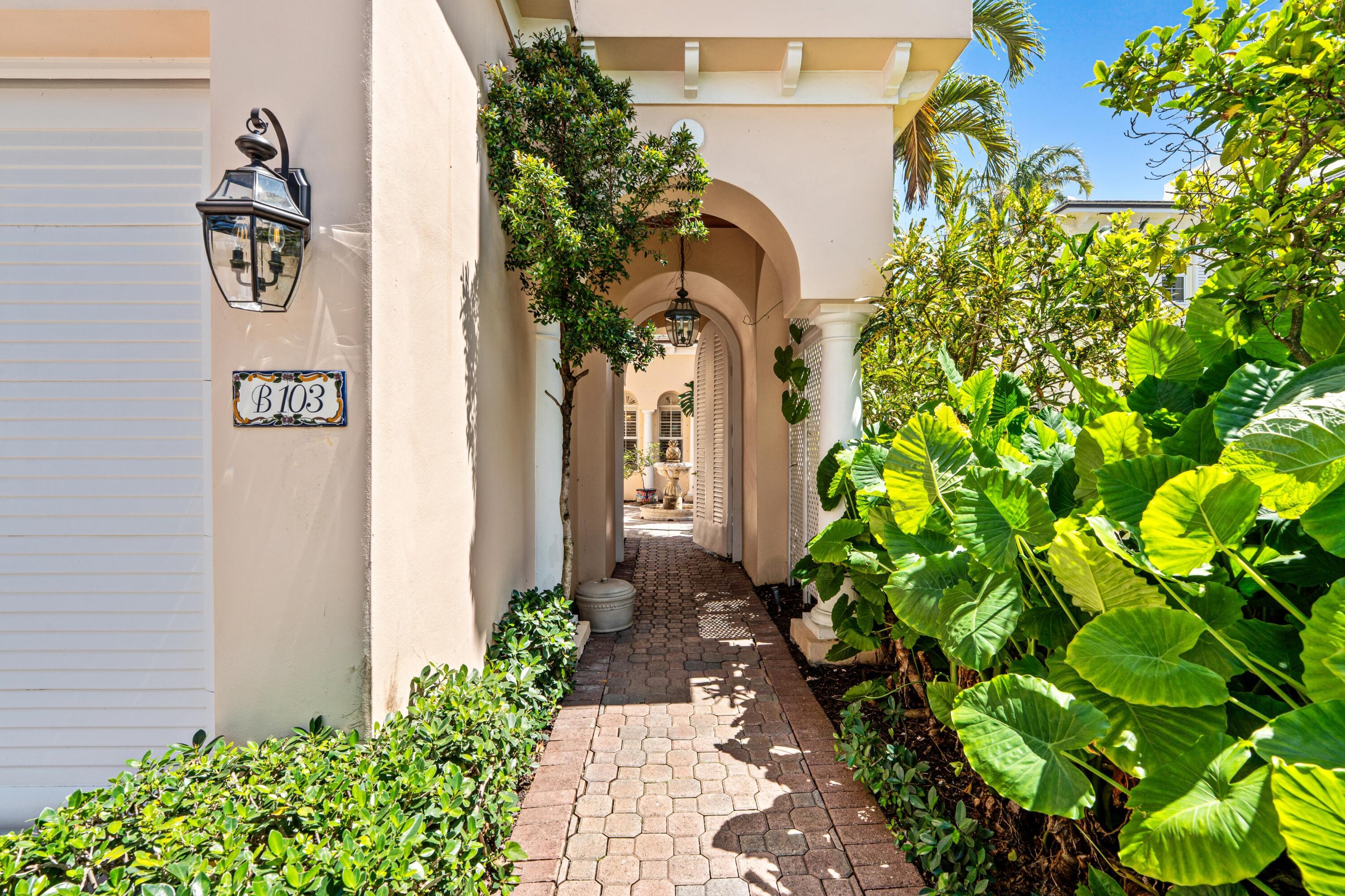 Image 3: mls_ENTRANCE_WALKWAY