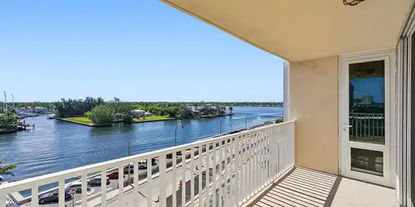 1401 S Ocean Drive