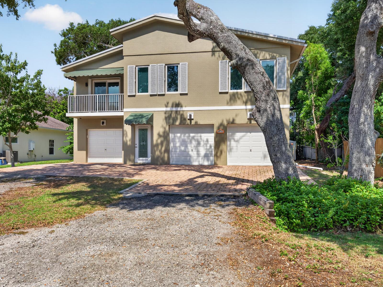 Image 2: 9435 Frangipani Dr-46