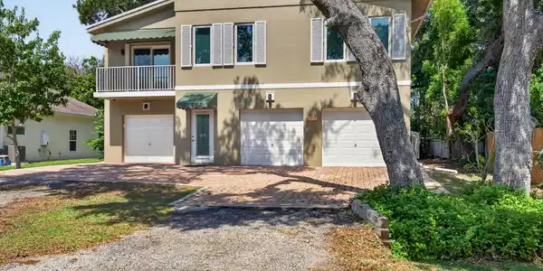 Image 2: 9435 Frangipani Dr-46