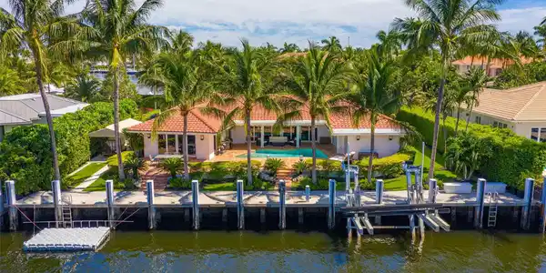 2518 Laguna Dr