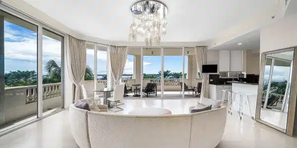 Image 3: Living Area