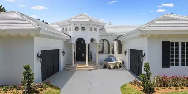 7 Beachside Drive