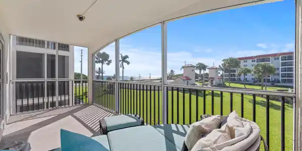 2871 N Ocean Boulevard