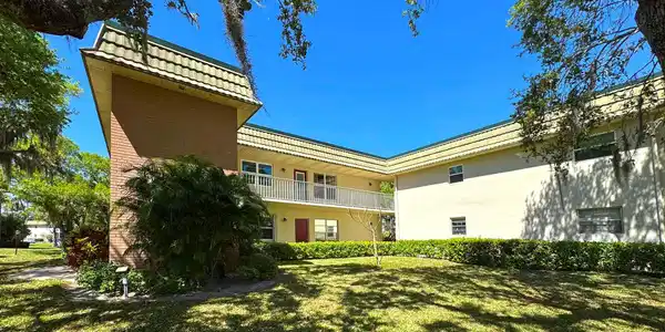 6 Vista Gardens Trail