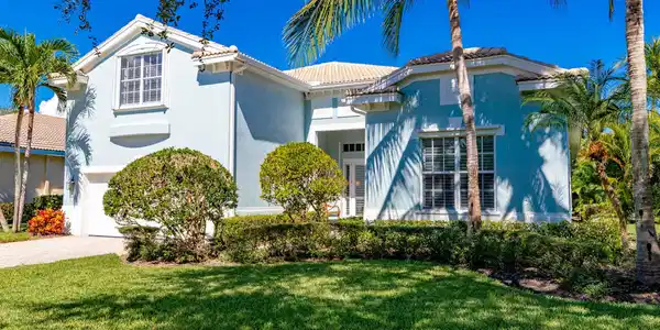 1441 W Island Club Square