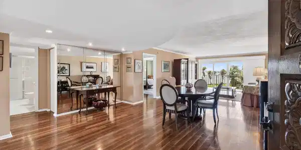 Image 3: 801LakeShoreDr#414(2)