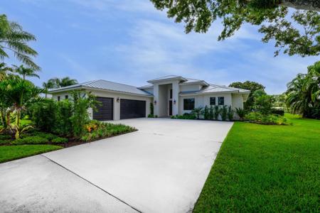 1064 NW Spruce Ridge Drive