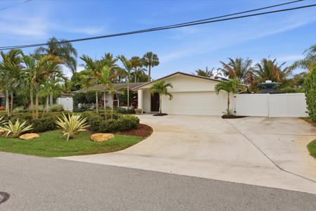 7 River Drive