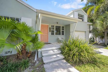 1117 S Palmway