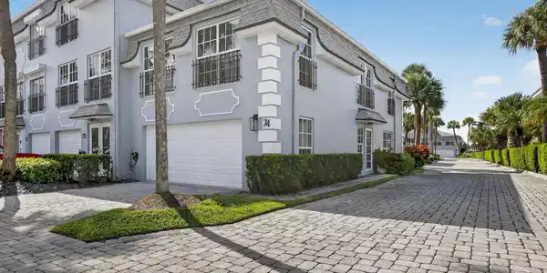 1194 Hillsboro Mile