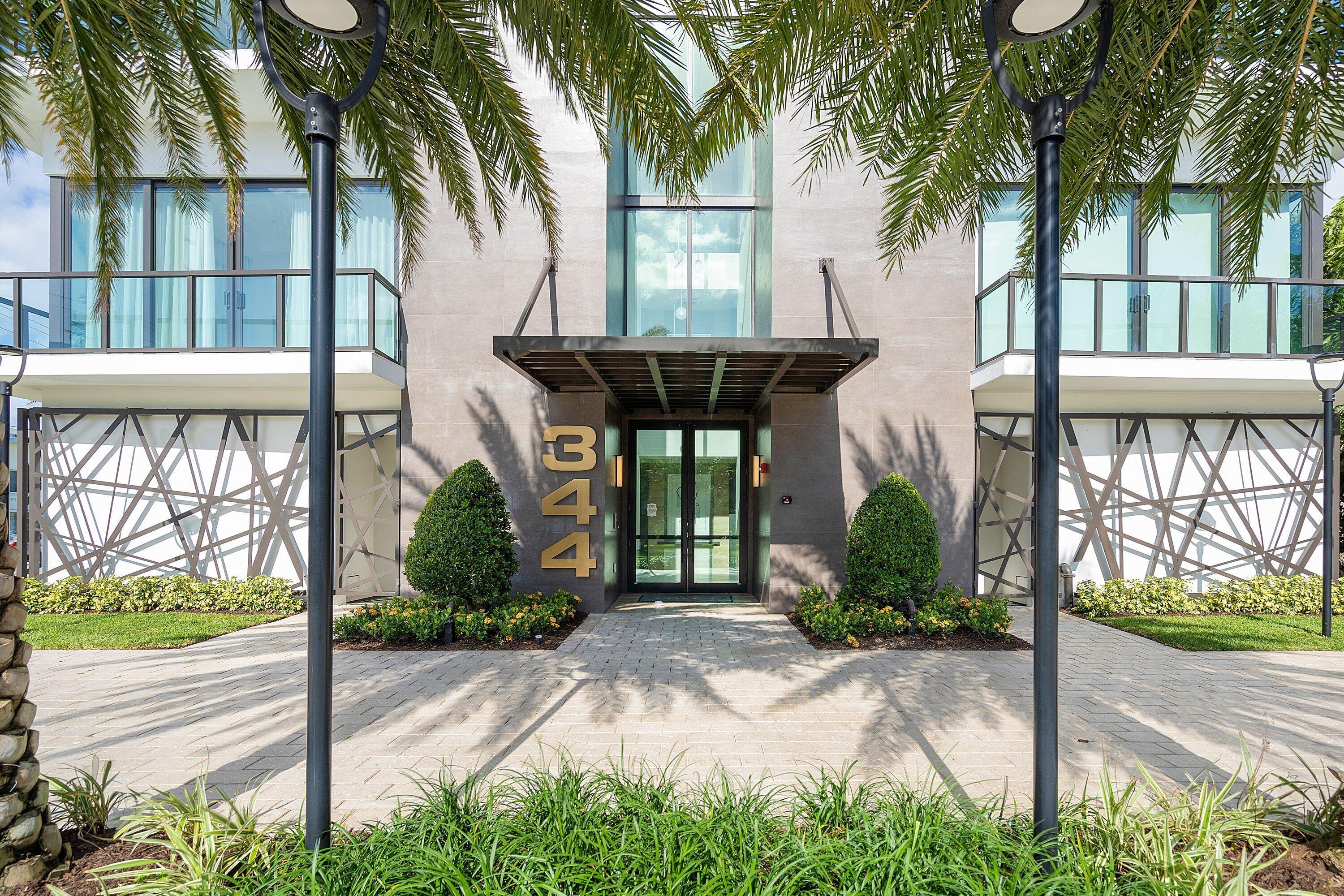 Image 3: 005-344VenetianDrive-101-DelrayBeach-FL-