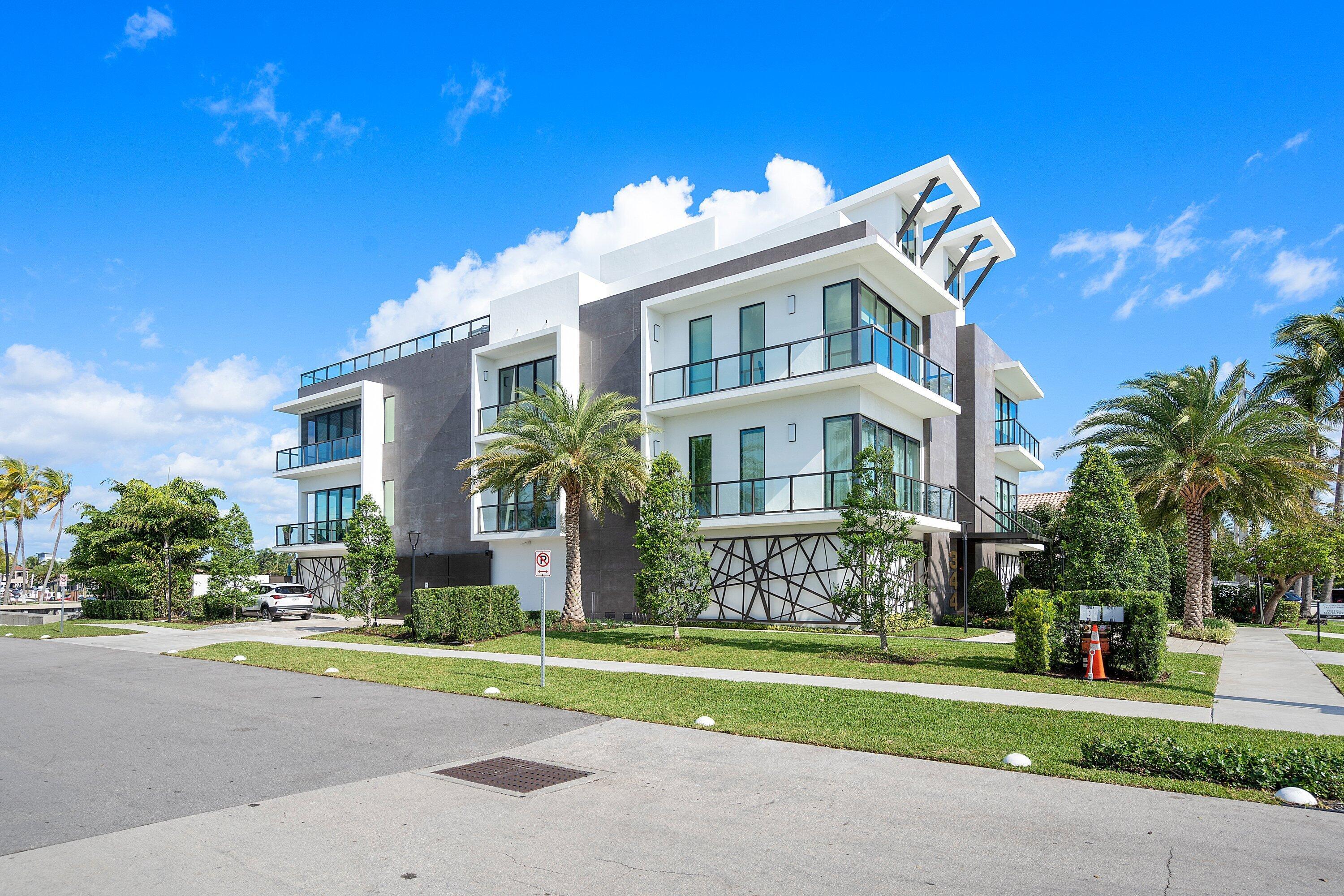 Image 4: 006-344VenetianDrive-101-DelrayBeach-FL-