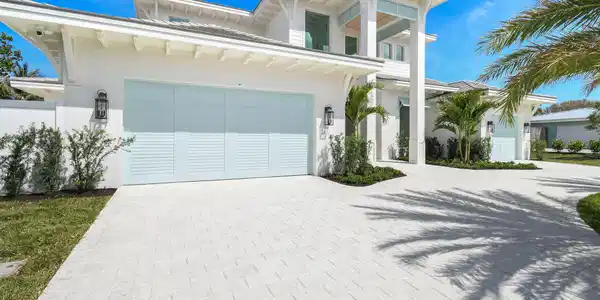 192 River Drive